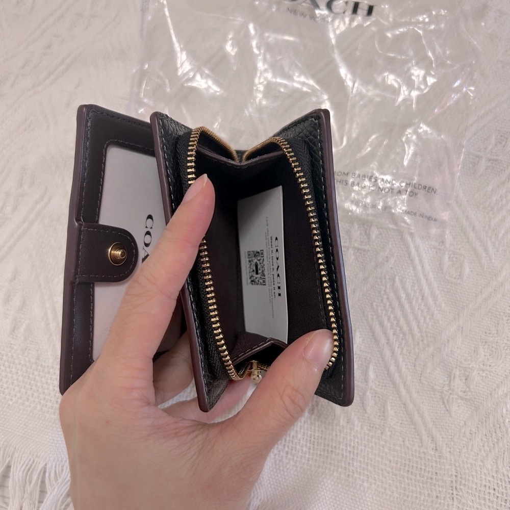 NWT💖Coach Snap Billfold Wallet With Coach Heritage Black Pebbled CM216 Gift - Picture 4 of 4